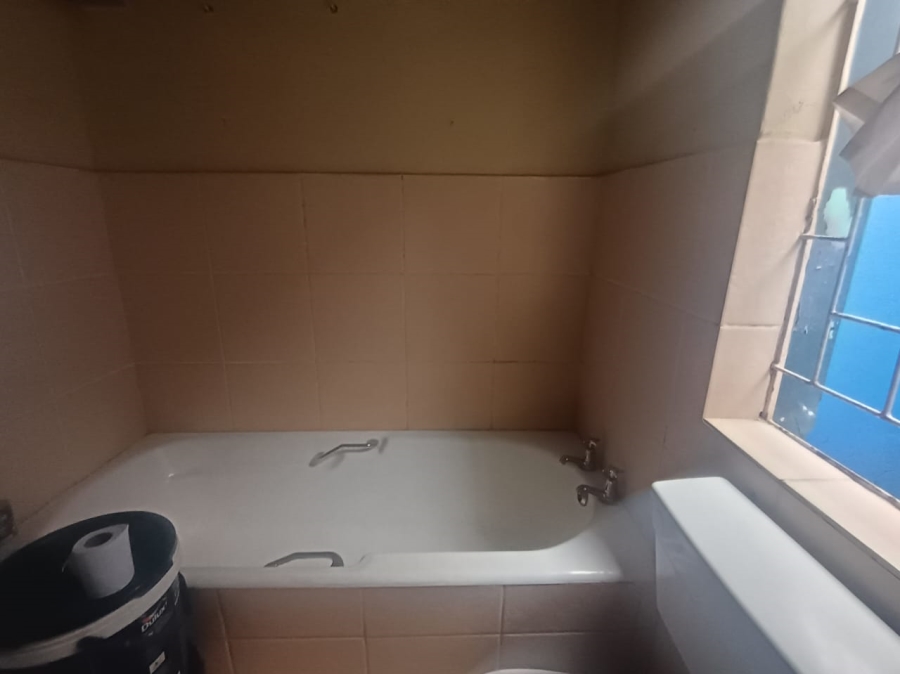 2 Bedroom Property for Sale in De Beers Northern Cape